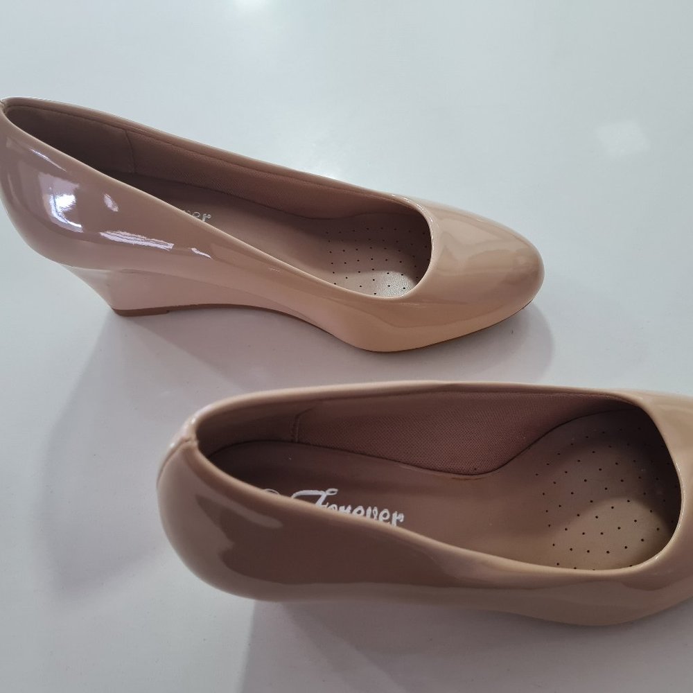 Nude Wedge womans shoes - size 6